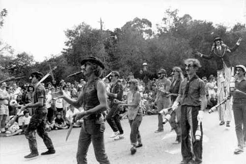 picture of jugglers in the 1984 Mango Strut